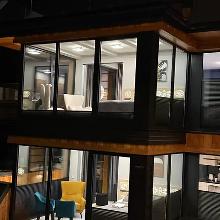 Skyline Apartment *