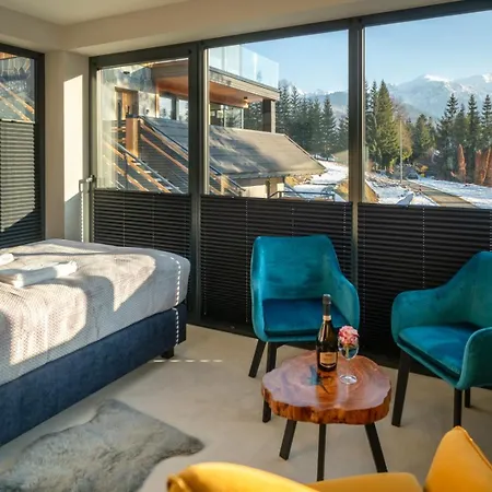 Skyline Apartment *