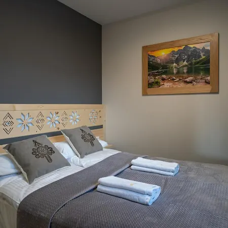 Skyline Apartment *