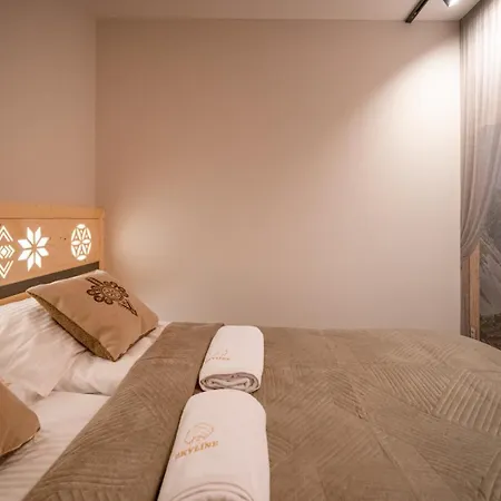 Skyline Apartment *